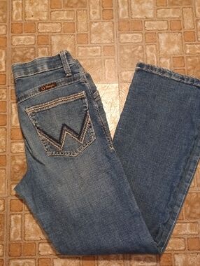 Wrangler Willow Blue Boot-Cut Women’s Jeans with Signature Back Stitch Size 9x31